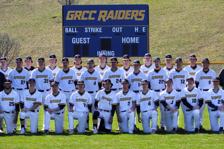 The Grand Rapids Community College baseball team group photo