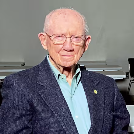 Loyd Winer