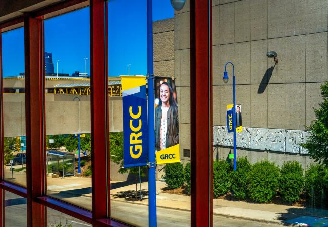 Light post banner on Lyon street