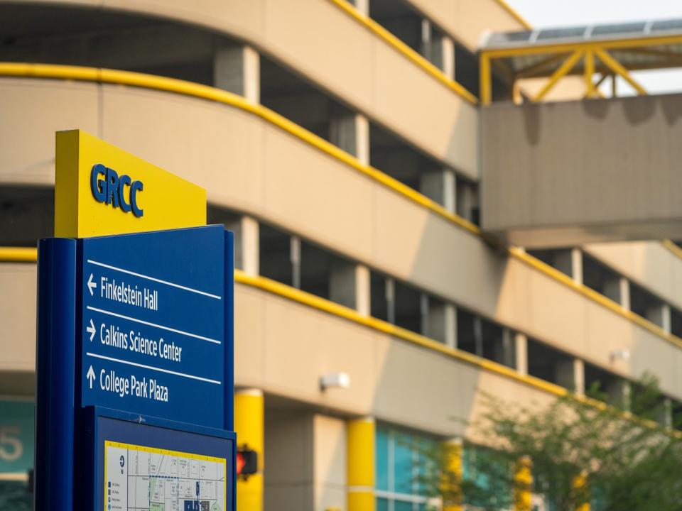 Lyon street parking ramp