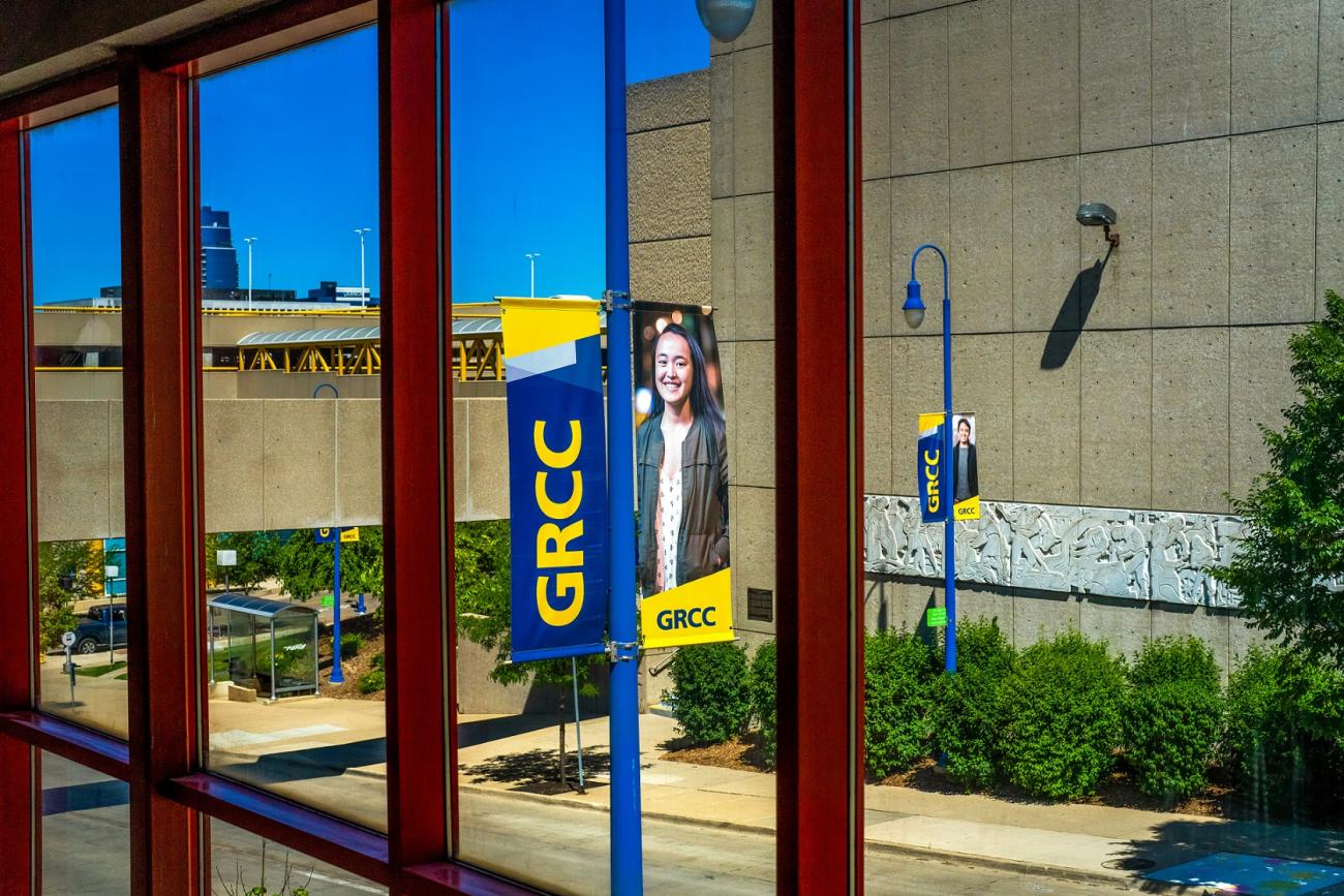 Light post banner on Lyon street