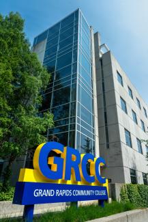 science building and grcc campus sign