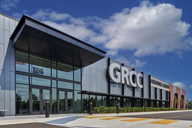 Exterior of the GRCC Lakeshore Campus.