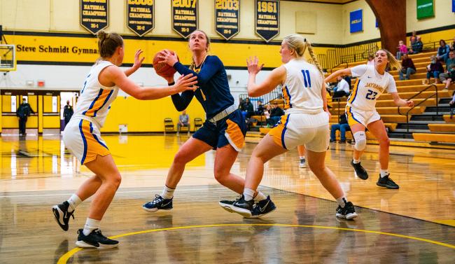 Grace Lodes preparing to take a shot.