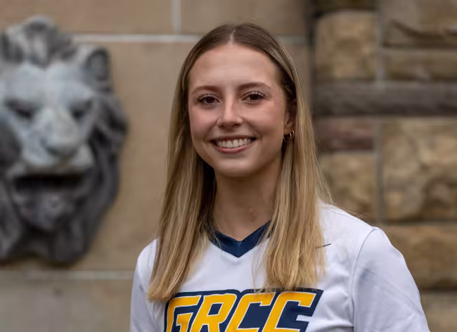 Portrait of Izzy Regner.