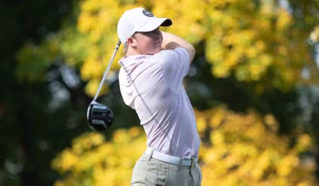Arie Jackman golfing.
