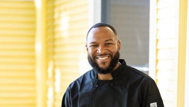 Portrait of Steven Crouch.