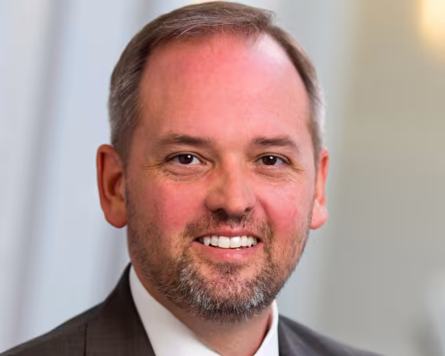 Portrait of Tim Mroz