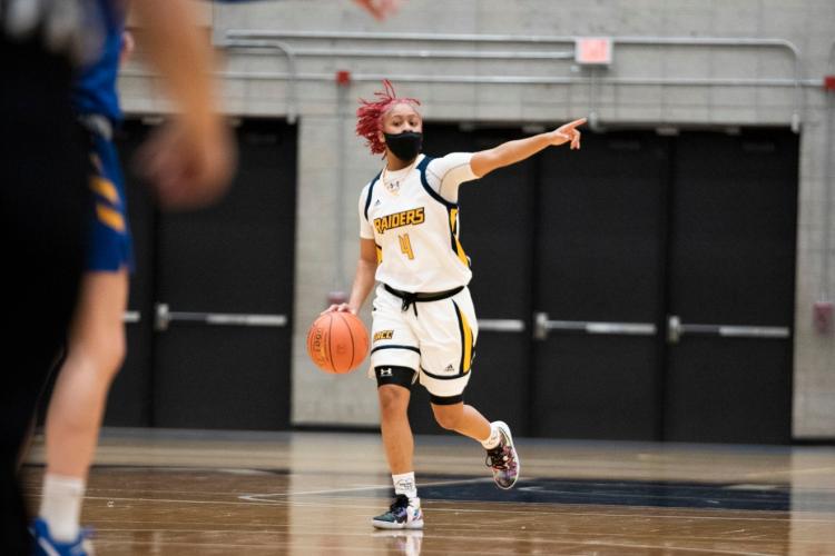 Shonyah Hawkins led the Raiders with 16 points.