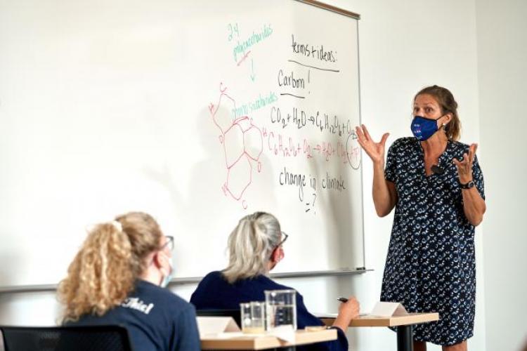 BIO 101 taught by Tammy Coleman at Lakeshore campus in Holland. 