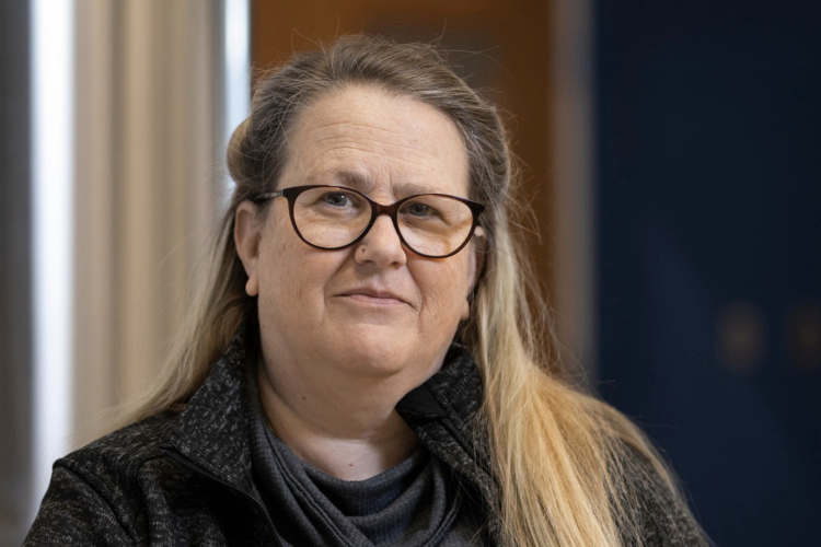 Sue DelRaso Here to Help Portrait