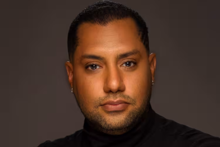 Portrait of Ricardo Tavarez.