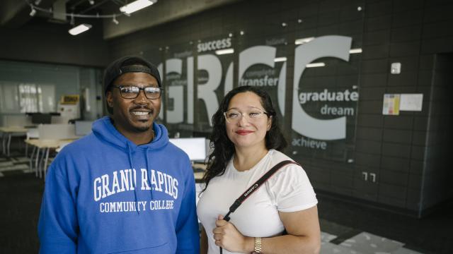 Student in the 3rd Student Center lounge